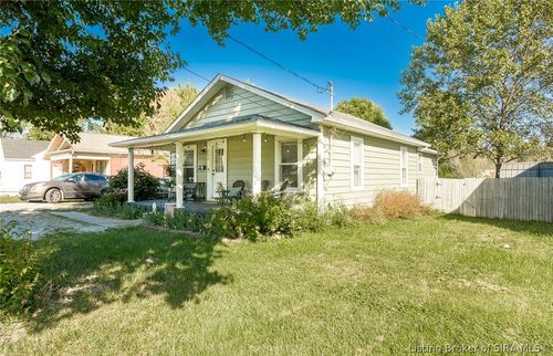 238 E Main St, Austin, IN, 47102 | Card Image