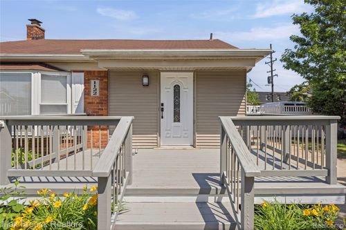 1122 Symes Ct, Royal Oak, MI, 48067-1568 | Card Image