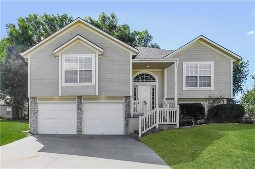 1115 Manse Dr, Raymore, MO, 64083-8314 | Card Image