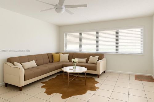 apt-304b-215 Se 3rd Ave, Hallandale Beach, FL, 33009-5652 | Card Image