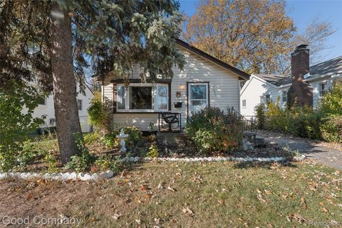 3221 Harris St, Ferndale, MI, 48220-1128 | Card Image