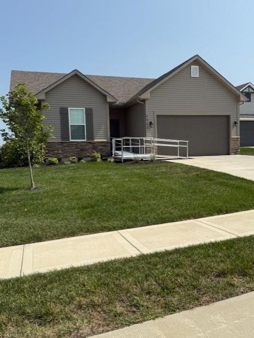4043 Nw Eclipse Pl, Blue Springs, MO, 64015-7503 | Card Image