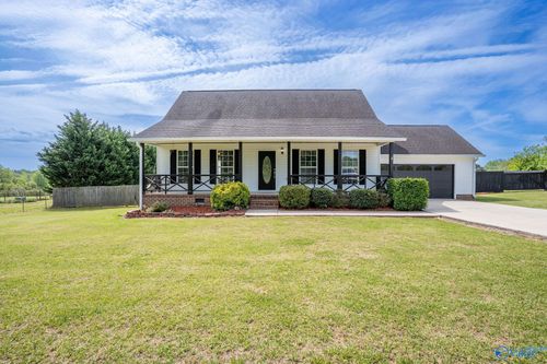 927 Fruit Farm Rd E, Fort Payne, AL, 35967-7456 | Card Image