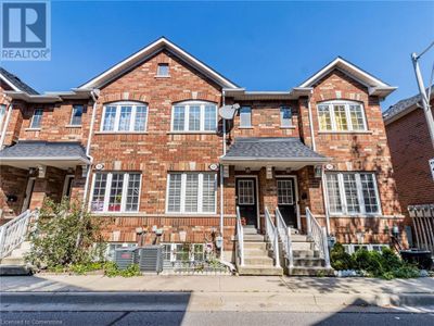 131 Brickworks Lane, Townhouse with 3 bedrooms, 4 bathrooms and 1 parking in Toronto ON | Image 1