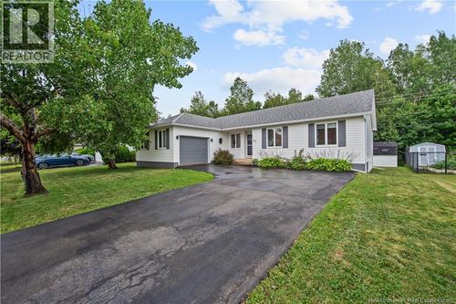 57 Mcdowell Ave, House with 4 bedrooms, 3 bathrooms and null parking in Riverview NB | Card Image