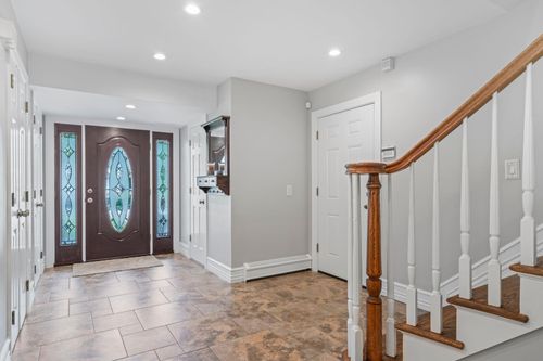 20 Tulipwood Dr, Commack, NY, 11725-5616 | Card Image