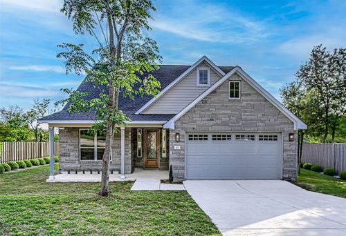 162 Puu Waa Waa Ln, Bastrop, TX, 78602-6014 | Card Image