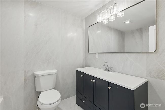 Bathroom 2 | Image 17
