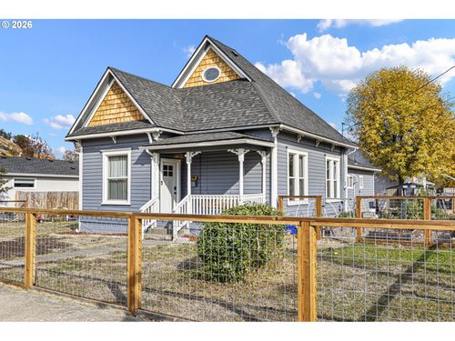 174 Se Mosher Ave, Roseburg, OR, 97470-3423 | Card Image