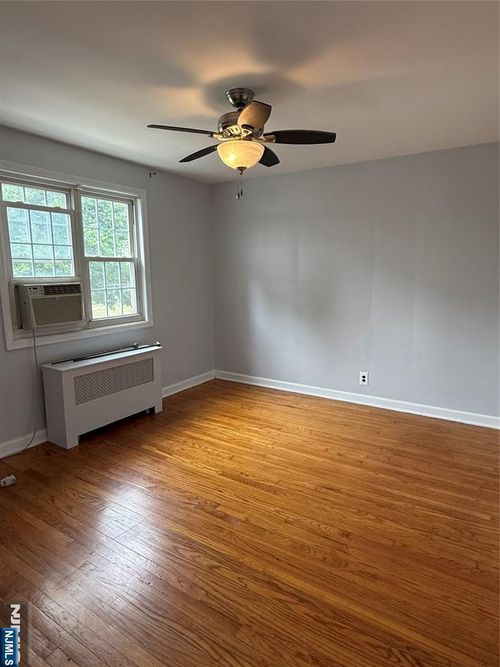 63 W Hudson Ave, Englewood, NJ, 07631-6707 | Card Image