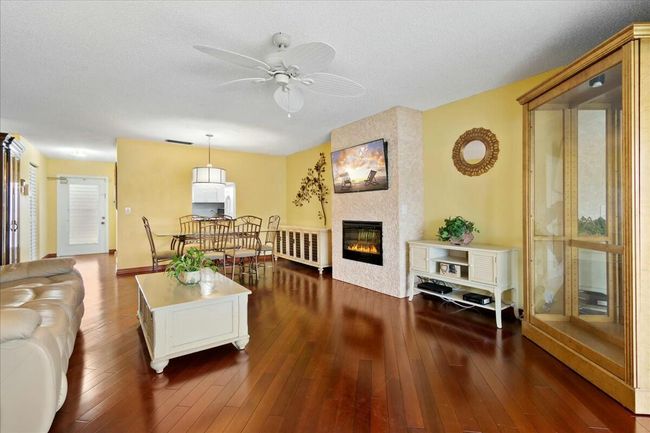 603 Laconia Cir, Condo with 2 bedrooms, 2 bathrooms and null parking in Lake Worth FL | Image 6