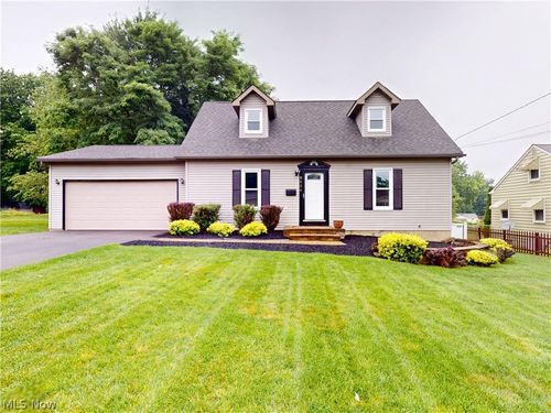 3904 Dunbar St, Youngstown, OH, 44515-4639 | Card Image