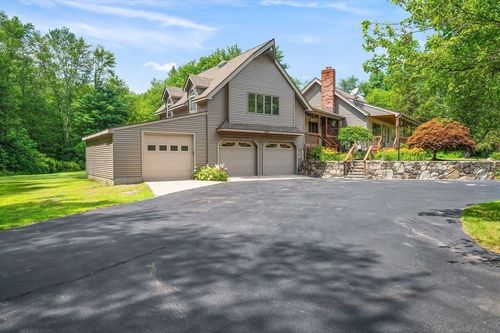183 Mendon St, Blackstone, MA, 01504 | Card Image