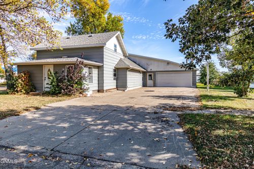 102 2nd Ave Sw, Hazen, ND, 58545-4214 | Card Image