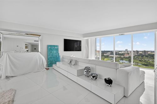 apt-2915-3370 Ne 190th St, Aventura, FL, 33180-2465 | Card Image