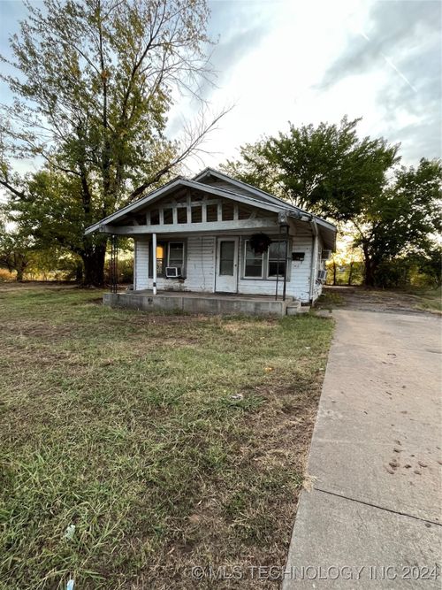 719 S Cleveland Street, Cushing, OK, 74023 | Card Image