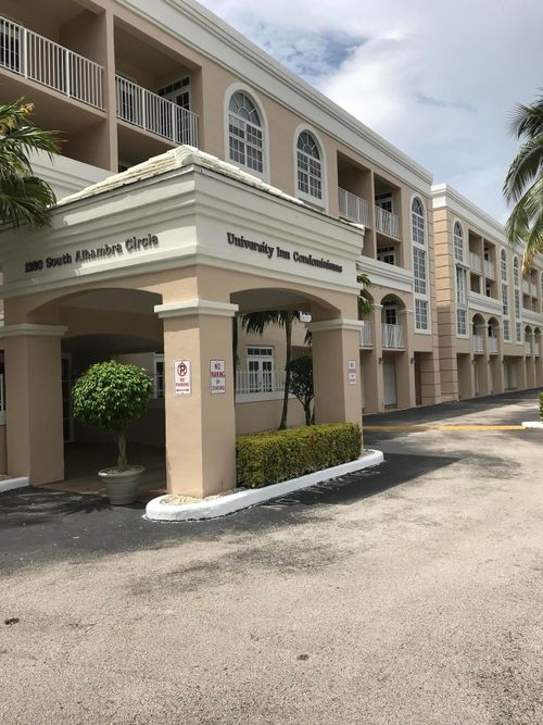 apt-1221-1280 S Alhambra Cir, Coral Gables, FL, 33146-3162 | Card Image