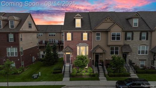 2653 Helmsdale Cir, Rochester Hills, MI, 48307-4296 | Card Image