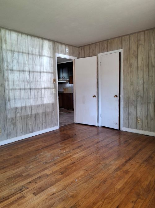 3 Hollywood Dr, Greenville, SC, 29611-7317 | Card Image