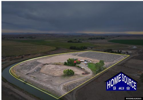 70 8 Mile Rd, Riverton, WY, 82501-8311 | Card Image