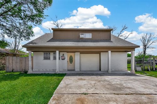 17006 Folsom Drive, Houston, TX, 77049 | Card Image