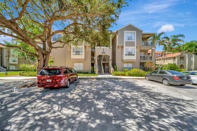 109 - 1780 Palm Cove Blvd, Condo with 2 bedrooms, 2 bathrooms and null parking in Delray Beach FL | Image 3