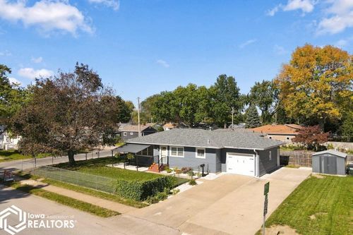 1004 Parkway Dr, Burlington, IA, 52601-3434 | Card Image