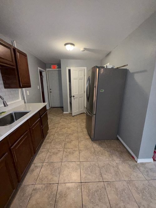 apt-1-151 Salem St, Lowell, MA, 01854-3871 | Card Image