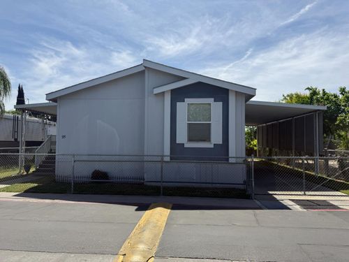 95-220 S Madera, Kerman, CA, 93630 | Card Image