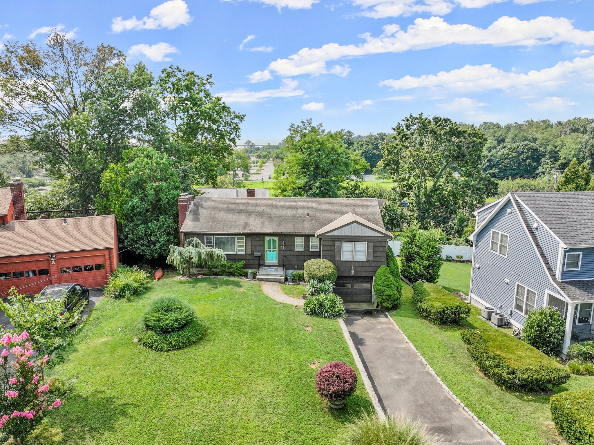 Aquila Rd, Stamford, CT 06902