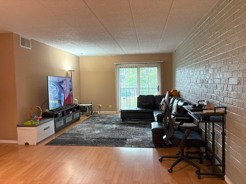 apt-2c-3854 S Parkway Dr, Northbrook, IL, 60062-7229 | Card Image