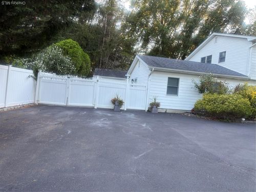 34 Markwood Ln, E Northport, NY, 11731-4015 | Card Image