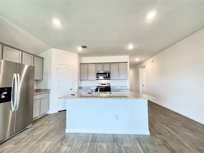 590 Gladiola Loop, House other with 4 bedrooms, 2 bathrooms and 2 parking in Kyle TX | Image 13