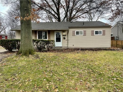 1853 Delia Ave, Akron, OH, 44320-1621 | Card Image