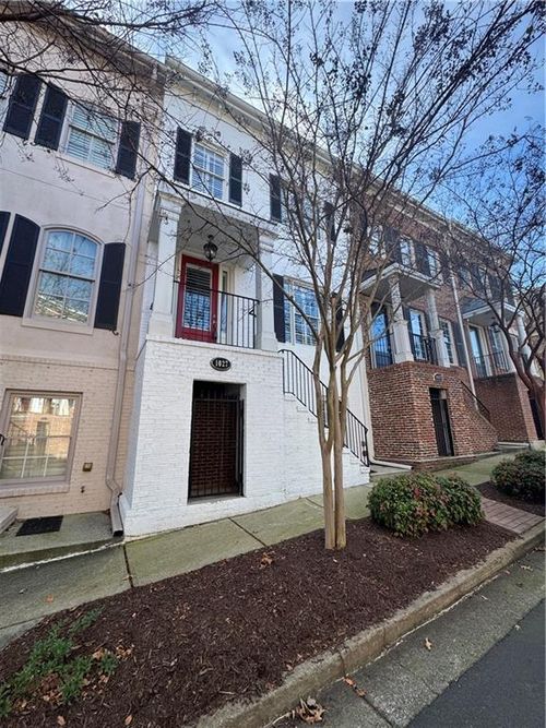 1027 Pearl Pt, Atlanta, GA, 30328-4517 | Card Image