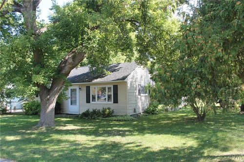 146 N Burdick St, Fayetteville, NY, 13066-1340 | Card Image