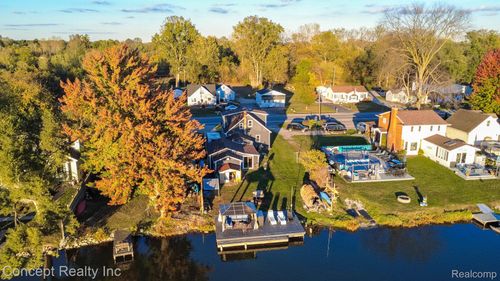 26721 W Huron River Dr, Flat Rock, MI, 48134-1164 | Card Image