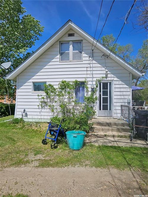 402 Saskatchewan Ave, Torquay, SK, S0C0B4 | Card Image