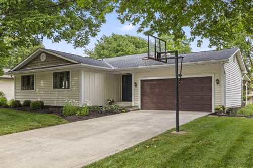126 Spring Hollow Ln, Westerville, OH, 43081-1132 | Card Image