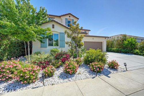 9704 Tangelo Cir, Elk Grove, CA, 95624-5090 | Card Image