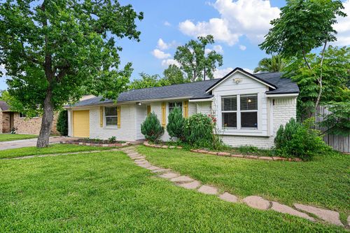 5718 Greencraig Dr, Houston, TX, 77035-5504 | Card Image