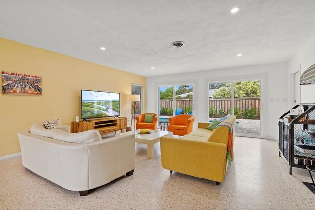 2473 Davis Blvd, House other with 3 bedrooms, 2 bathrooms and null parking in Sarasota FL | Image 9