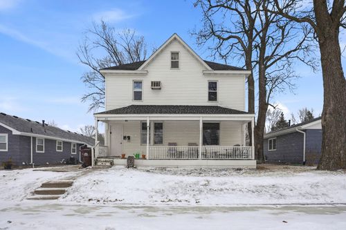 211 Pershing Ave N, New Prague, MN, 56071-2257 | Card Image