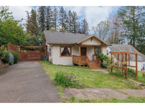 565 Se 4th St, Toledo, OR, 97391-1717 | Card Image