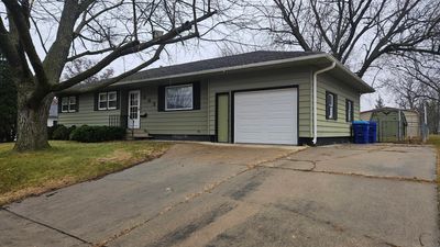 205 6th Ave Sw, House other with 3 bedrooms, 1 bathrooms and null parking in Oelwein IA | Image 2