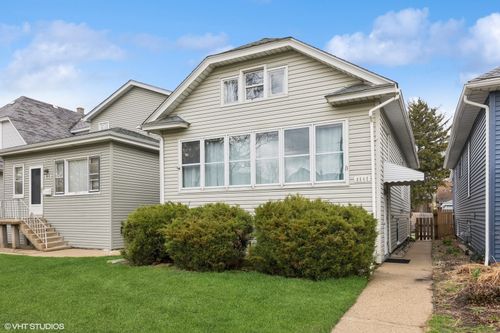 4645 N Leamington Ave, Chicago, IL, 60630-3812 | Card Image