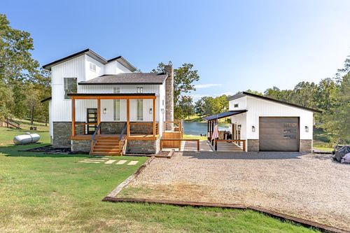 101 Emerald Ln, Horseshoe Bend, AR, 72512-3809 | Card Image