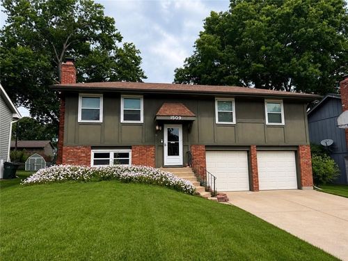 1509 S Scarborough St, Olathe, KS, 66062-2420 | Card Image