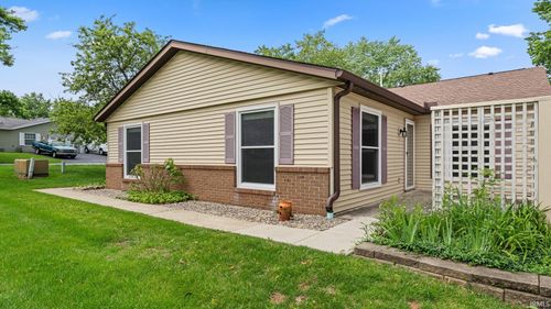 581 E Waterloo Ct, Bloomington, IN, 47401-9592 | Card Image