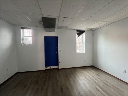 21947 Jamaica Ave, Queens Village, NY, 11428-2109 | Card Image